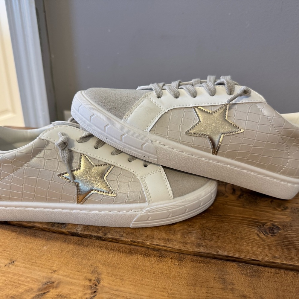Vintage Havanas, Gray, Taupe and White Sneakers with Gold Star, New Without Tags